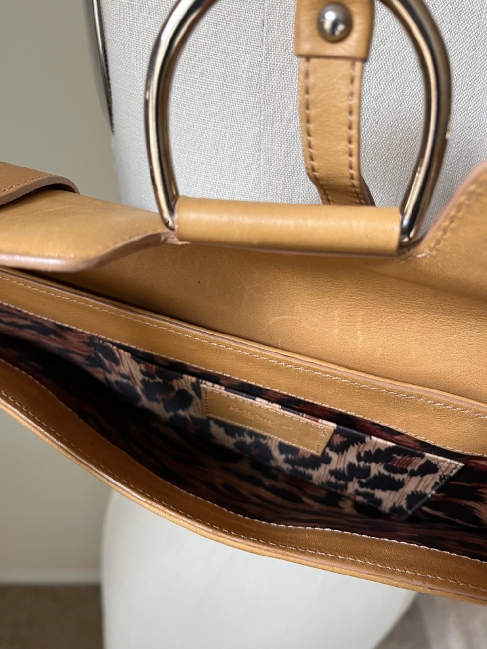 Dolce & Gabbana Tan Leather Shoulder Bag - Picture 4 of 4
